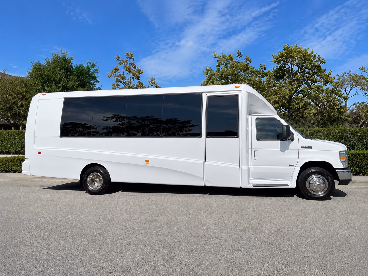 ready to compare buses for a road trip to angel stadium dodger stadium or sofi stadium