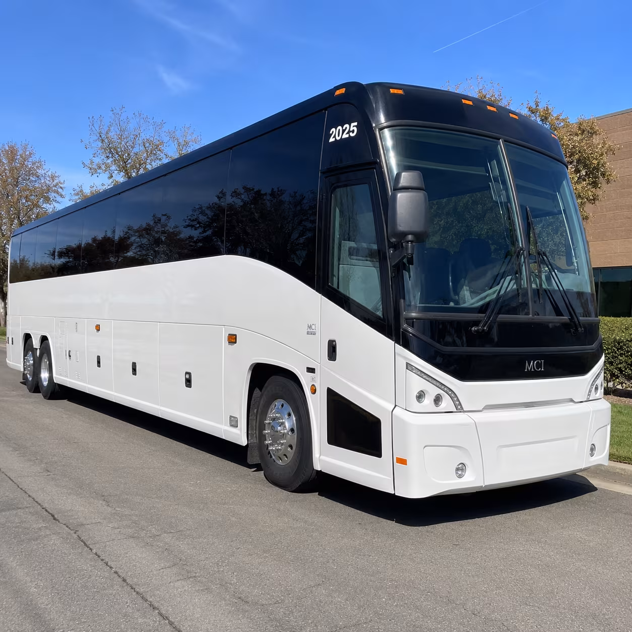 rialto rent a shuttle bus for your rialto employees